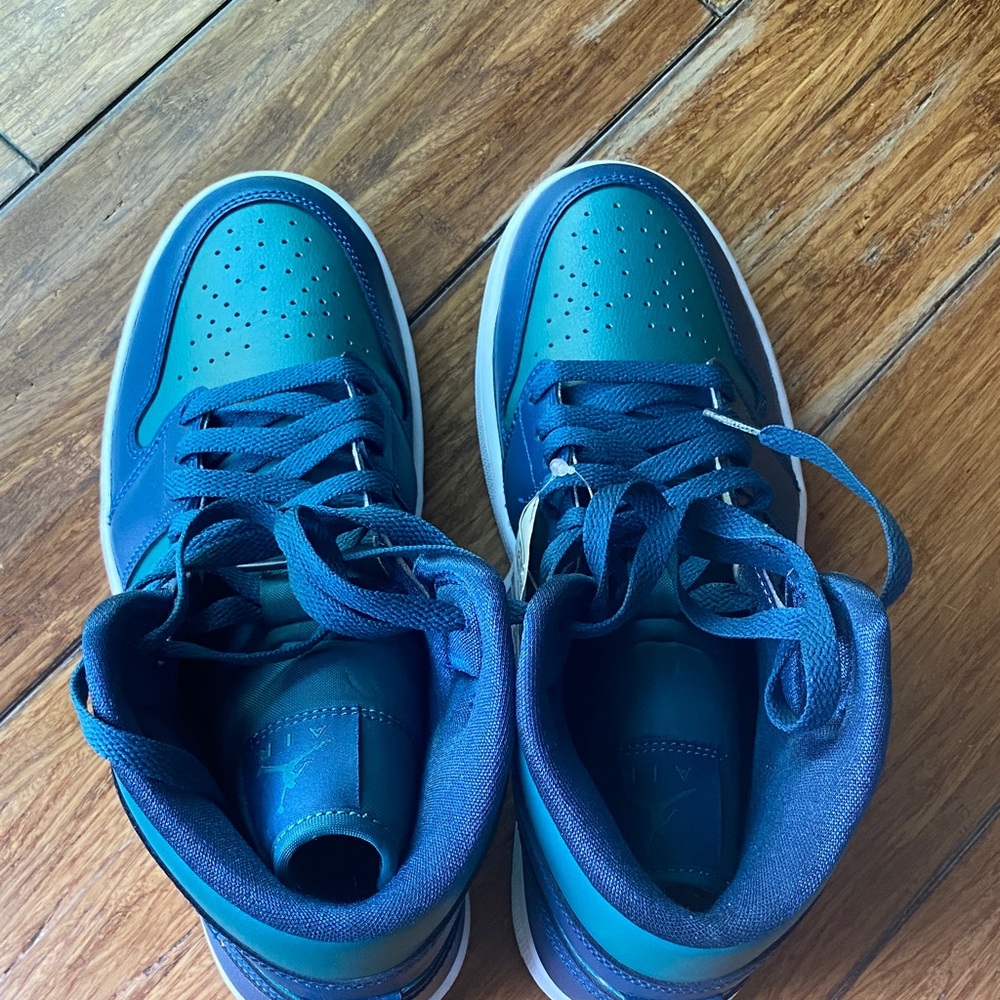 Nike Air Jordan 1 Women's High Top Sneakers Mid in Teal & Navy - Picture 6 of 6